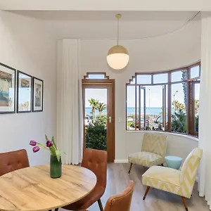 On The In Camps Bay - Fully Equipped 2 Bedroom Cape Town